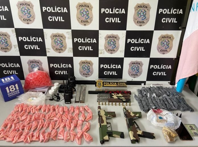 Denarc apreende duas submetralhadoras artesanais e vasta quantidade de drogas na Serra