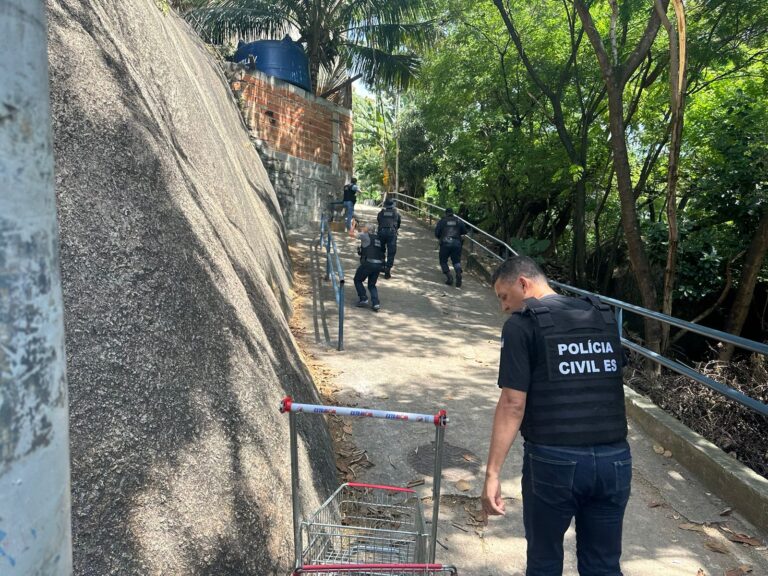 Polícia Civil e Guarda Municipal de Vitória realizam incursão no Morro da Garrafa e recuperam três bicicletas