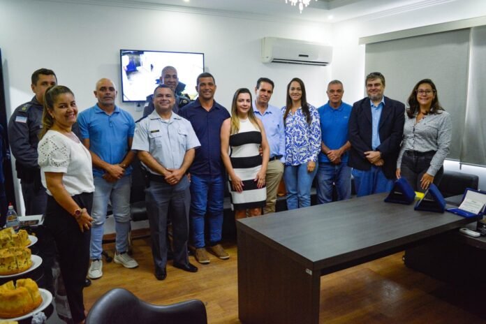 Prefeito se reúne com entidades e planeja melhorias na segurança