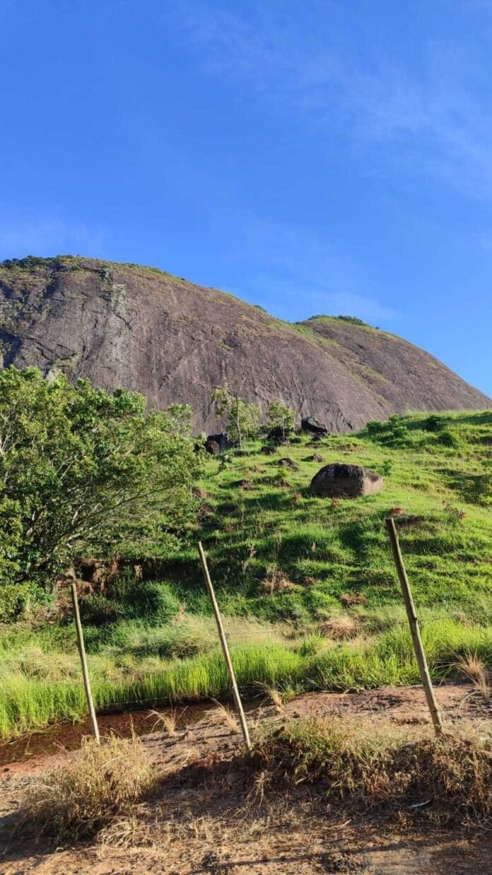“Cerca de 100 Pessoas Vivenciam Subida ao Monte Aghá - Itapemirim-ES”