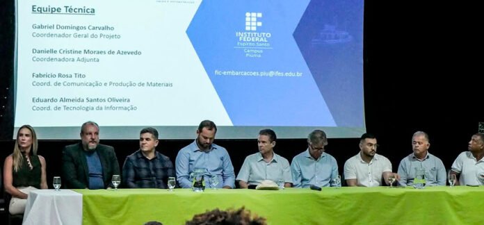 Ministro da Pesca visita Piúma e anuncia investimentos no setor pesqueiro