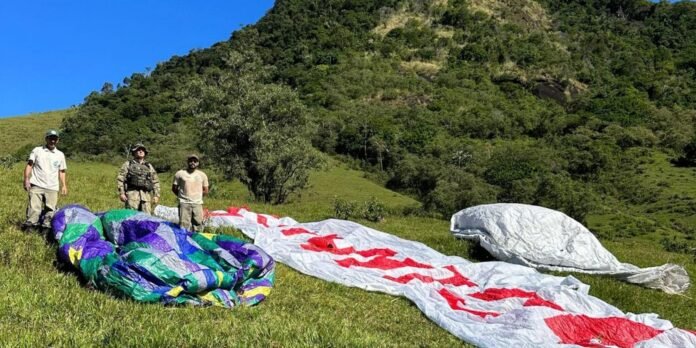 Balões apreendidos em parque do Rio reforçam crime ambiental sério Balões caem em parque do Rio e são apreendidos; prática é crime