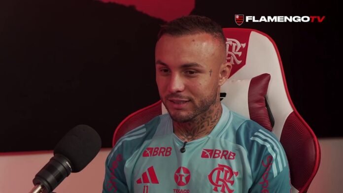 Cebolinha destaca ambição pelo título Brasileiro com o Flamengo: "É o que falta na prateleira"
