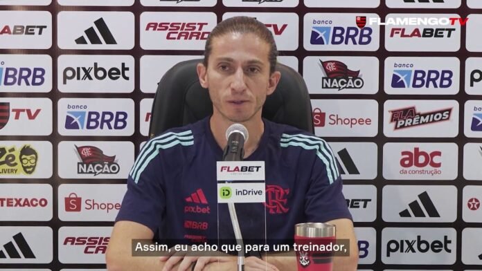 Filipe Luís se diz emocionado com gol de Joshua: 'Novo contratado'