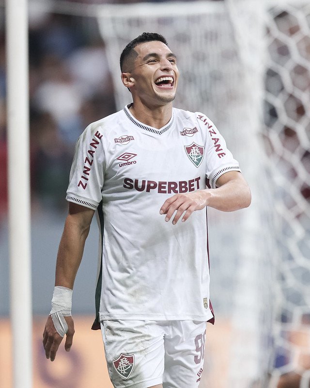 Fluminense assegura R$3,6 milhões com goleada e avança na Copa Fluminense