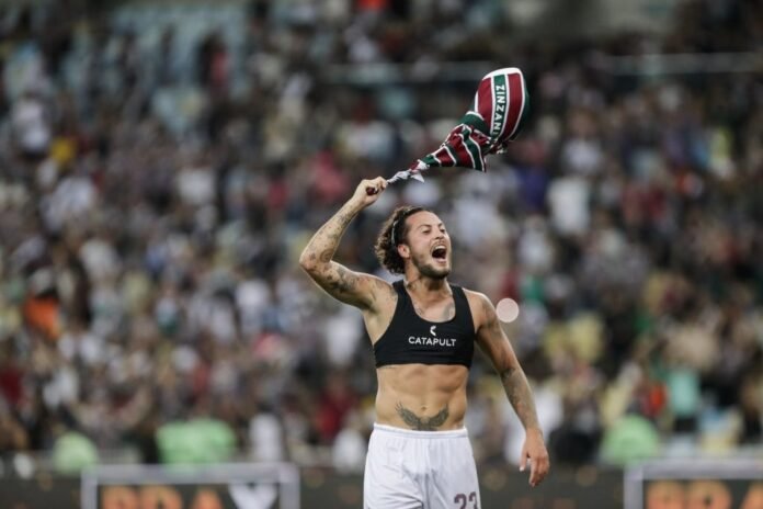 Guga, lateral do Fluminense