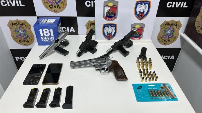 PCES e PMES recuperam celulares roubados e apreendem armas durante operação em Pinheiros