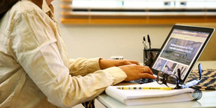 Pesquisa revela condições precários do trabalho remoto no mundo