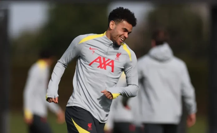 Garnacho deixa o United em meio à crise com Amorim; Crise com Amorim provoca saída de Garnacho do United; Al-Nassr observa o argentino como possível opção para Luis Díaz