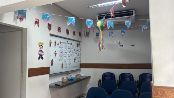 DPCA distribui doces típicos para crianças e adolescentes em comemoração à Festa Junina