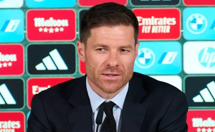 Xabi Alonso não poderá ter Álvaro Carreras no Mundial após Real Madrid não conseguir acordo com o Benfica