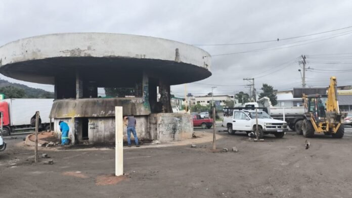 Prefeitura de Cachoeiro inicia reforma do posto policial no trevo do BNH - Prefeitura de Cachoeiro de Itapemirim
