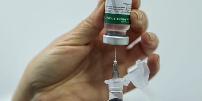 Estado do Rio tem postos volantes para ampliar vacinação contra gripe