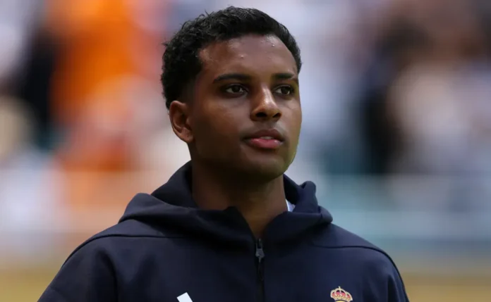 Barcelona tem interesse em Rodrygo, mas situação financeira do clube dificulta acordo