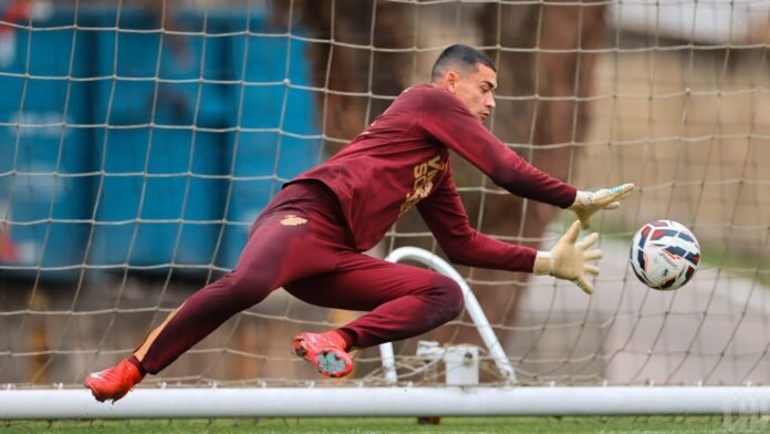 Santos é favorito da torcida do Athletico-PR (Foto: Duda Matoso/athletico.com.br)
