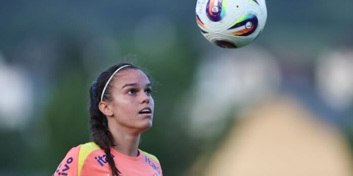 Lesão tira meio-campista Ana Vitória da disputa da Copa América