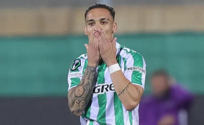 Manchester United recebe sondagens da Arábia Saudita por Antony, alvo do Atlético de Madrid