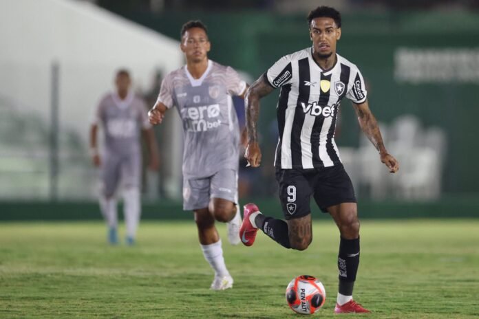 Botafogo articula venda de Rwan Cruz ao futebol árabe; já Rwan Cruz. Foto: Vítor Silva/Botafogo