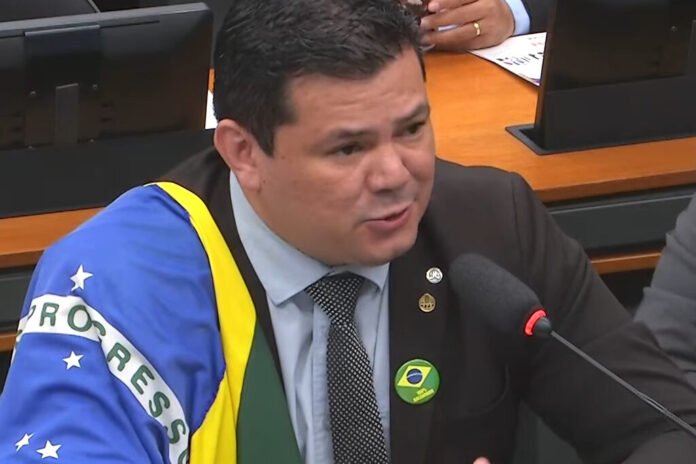 Articulações vão definir se Gilvan da Federal perde ou não o mandato
