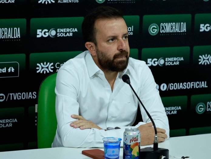 Goiás anuncia nova contratação: jogador fechado até 2026 com Andrino Goiás
