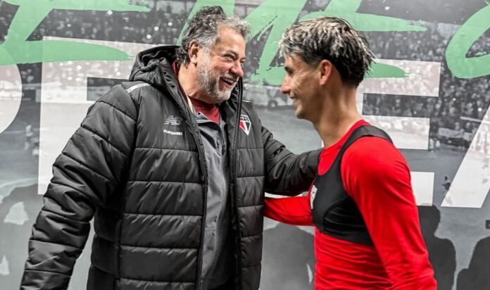 Júlio Casares e Ferreira após vitória do São Paulo contra o Juventude. Foto: Arquivo Pessoal.