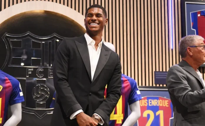 Rashford é sincero e escolhe entre Messi ou Cristiano Ronaldo durante apresentação no Barcelona