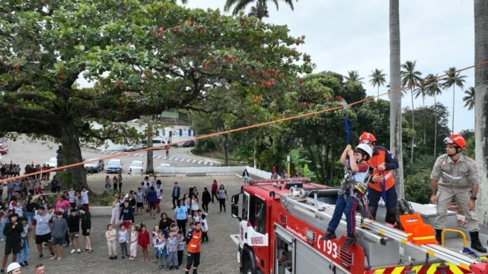 Notícia Tirolesa e exposição do Corpo de Bombeiros movimentam o Santuário de Anchieta nesta quinta (3) - Prefeitura Municipal de Anchieta