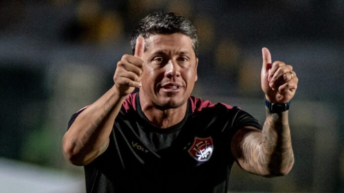 Thiago Carpini, Vitória