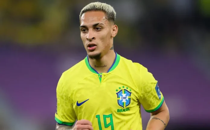 Manchester United aceita proposta do Real Betis para vender Antony de maneira definitiva