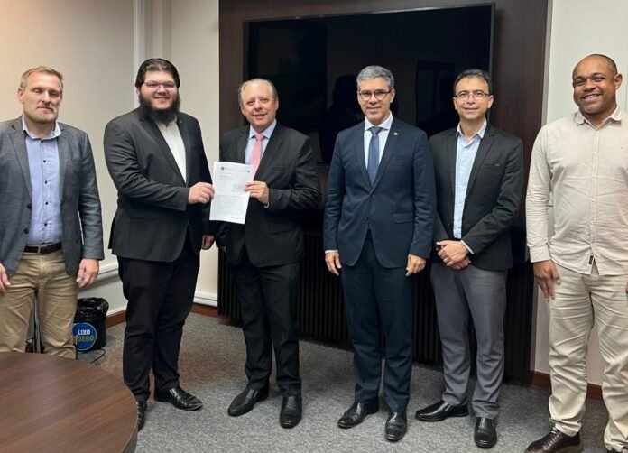 Cachoeiro participa de assinatura de acordo para desenvolvimento de guia de custos no setor público - Prefeitura de Cachoeiro de Itapemirim