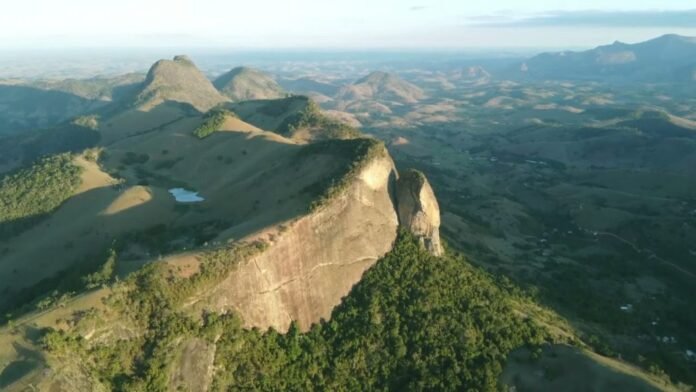 Semesp promove caminhada para a Pedra do Índio - Prefeitura de Cachoeiro de Itapemirim