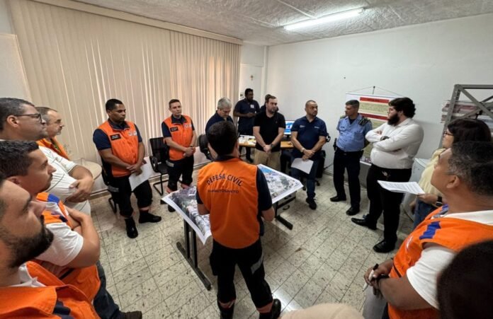 Defesa Civil de Cachoeiro realiza simulado de mesa para fortalecer ações em desastres naturais - Prefeitura de Cachoeiro de Itapemirim