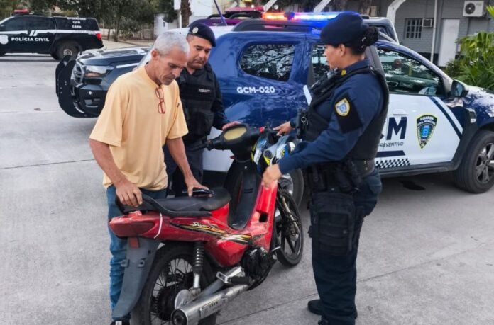 Guarda Municipal recupera ciclomotor furtado durante patrulhamento no Centro de Cachoeiro - Prefeitura de Cachoeiro de Itapemirim