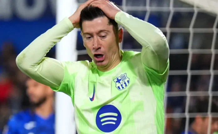 Lewandowski sofre lesão e desfalca Barcelona no Troféu Joan Gamper; Olmo é dúvida