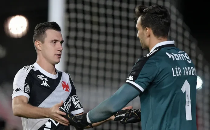 Milan recebe contatos para contratar Lucas Piton e negócio com o Vasco pode custar até €7 milhões