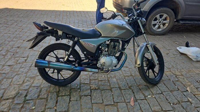PCES e PMES recuperam motocicleta furtada em Iúna durante ação em Castelo  