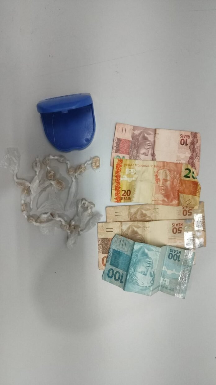 PCES -  Polícia Civil prende dois homens e apreende adolescente por tráfico de drogas em Sooretama