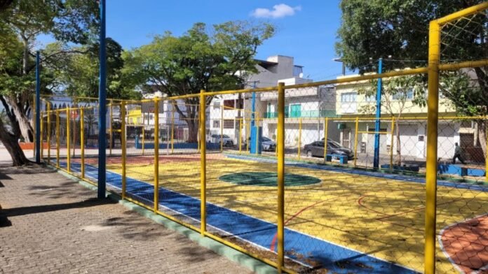 Revitalizada, quadra da Praça da Bandeira será entregue na segunda (25) - Prefeitura de Cachoeiro de Itapemirim