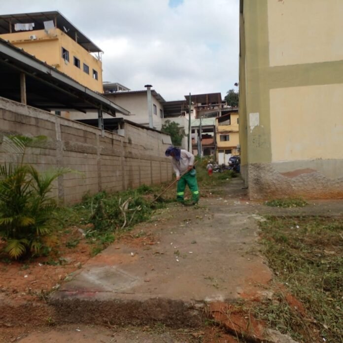 Prefeitura de Cachoeiro intensifica limpeza urbana em pontos estratégicos da Prefeitura inicia semana com ações de limpeza em três regiões de Cachoeiro - Prefeitura de Cachoeiro de Itapemirim