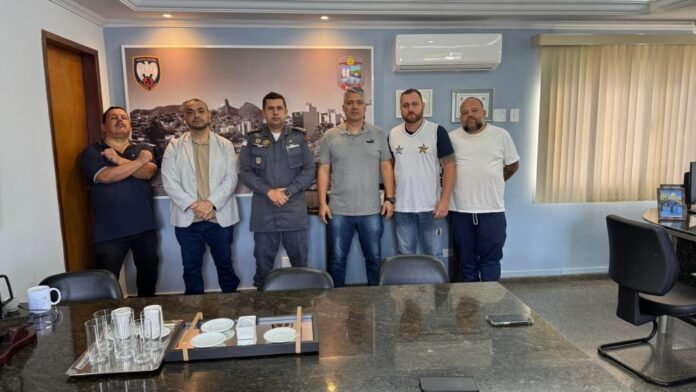 Reunião garante acordo de paz entre torcidas para jogo do Estrela no Sumaré - Prefeitura de Cachoeiro de Itapemirim