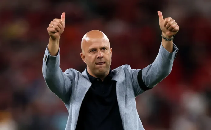 Arne Slot despista sobre possível investida em Isak antes de duelo contra Newcastle