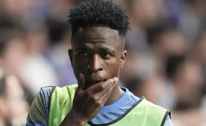Vinicius Júnior vai receber nova proposta da Arábia Saudita após ficar no banco do Real Madrid