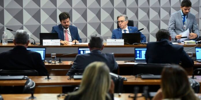 Tarifa social de energia elétrica é aprovada em comissão no Congresso