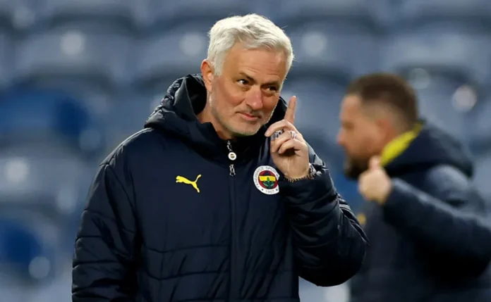 José Mourinho pode reencontrar Chelsea e Real Madrid caso assine com o Benfica