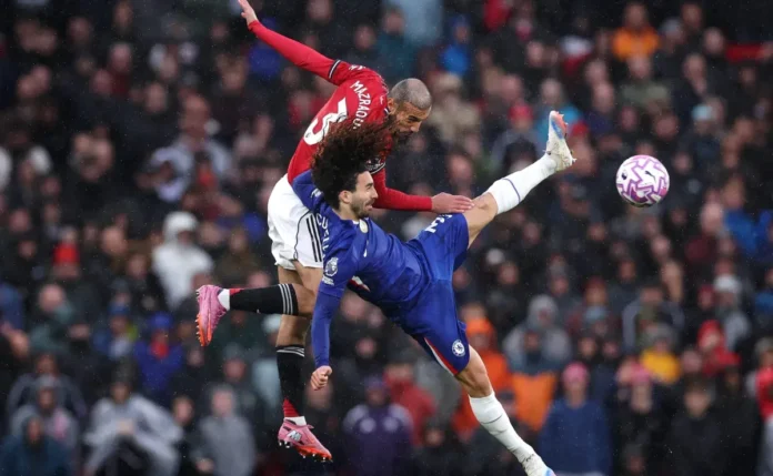 Com direito a expulsão de Casemiro, Manchester United supera Chelsea em clássico intenso