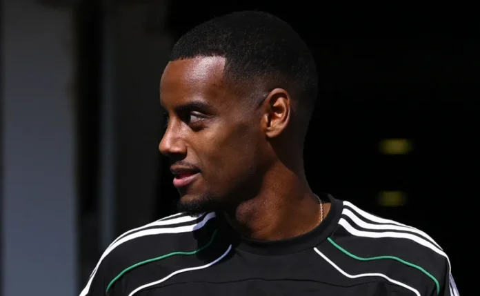 Com Alexander Isak, Premier League escancara abismo financeiro e domina janela de transferências 25/26
