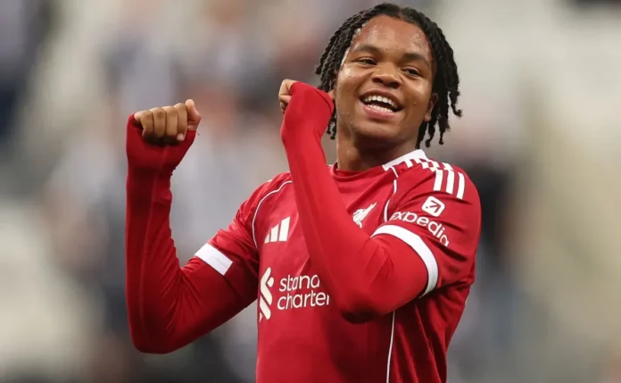 Liverpool assina primeiro contrato profissional de Rio Ngumoha após impressionante ascensão