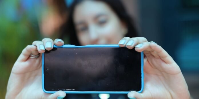 Uso de internet nas escolas por adolescentes cai de 51% para 37%