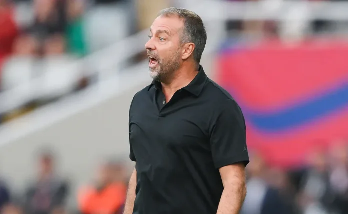 Barcelona x Olympiacos: Hansi Flick terá Ronald Araújo e Eric García entre os titulares