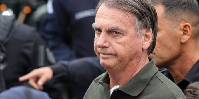 Bolsonaro tem até hoje para recorrer de pena no STF Bolsonaro tem até esta segunda para recorrer de condenação no STF